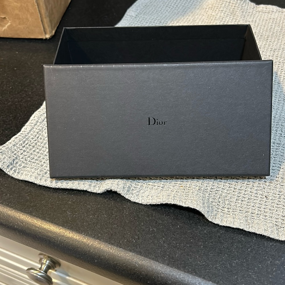 DIOR SUNGLASSES BOX EMPTY